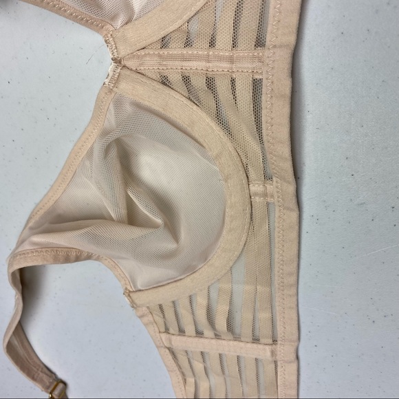 NWOT VS CREM Unlined Mesh Full-coverage Plunge, 32B. *P1034 - Picture 7 of 10